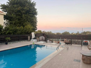 Homely 4-bedroom villa with swimming pool